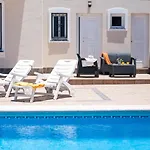 Beautiful Sahara, Bbq Villa