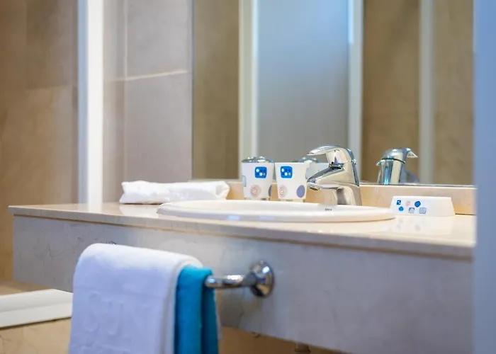 Beautiful Sahara, Bbq Βίλα