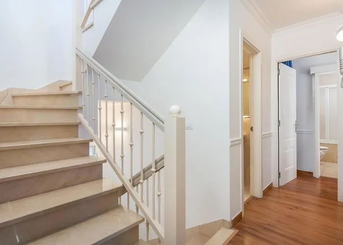 Beautiful Sahara, Bbq Βίλα